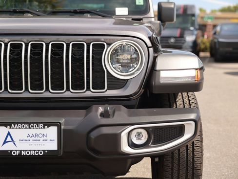 Used 2025 Jeep Wrangler Unlimited Sahara w/ Safety Group AWD/4WD image 5