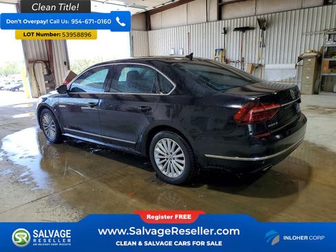 Used 2017 Volkswagen Passat 1.8T SE FWD image 3