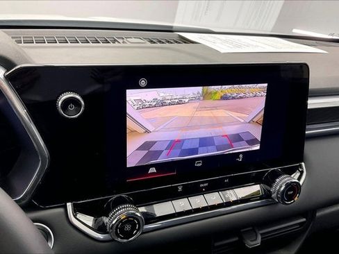 Used 2024 GMC Canyon Elevation image 23