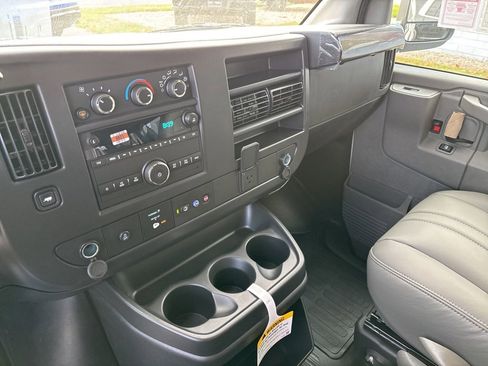 New 2025 Chevrolet Express 2500 LS w/ Enhanced Convenience Package image 17