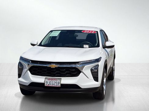 Used 2024 Chevrolet Trax LS w/ LS Convenience Package FWD image 13