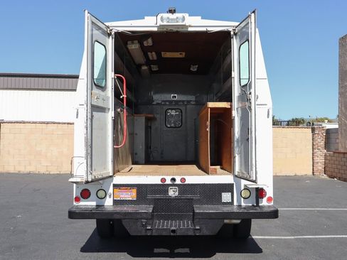 Used 2020 Ford F550 2WD Regular Cab Super Duty image 8