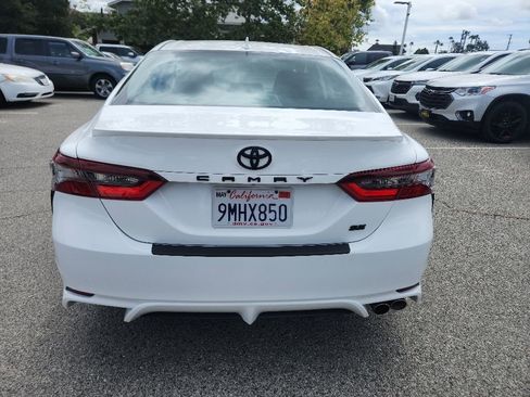 Used 2024 Toyota Camry SE FWD image 4