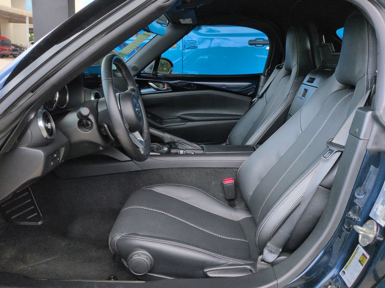 Used 2025 MAZDA MX-5 Miata Grand Touring w/ Weather Package RWD image 15