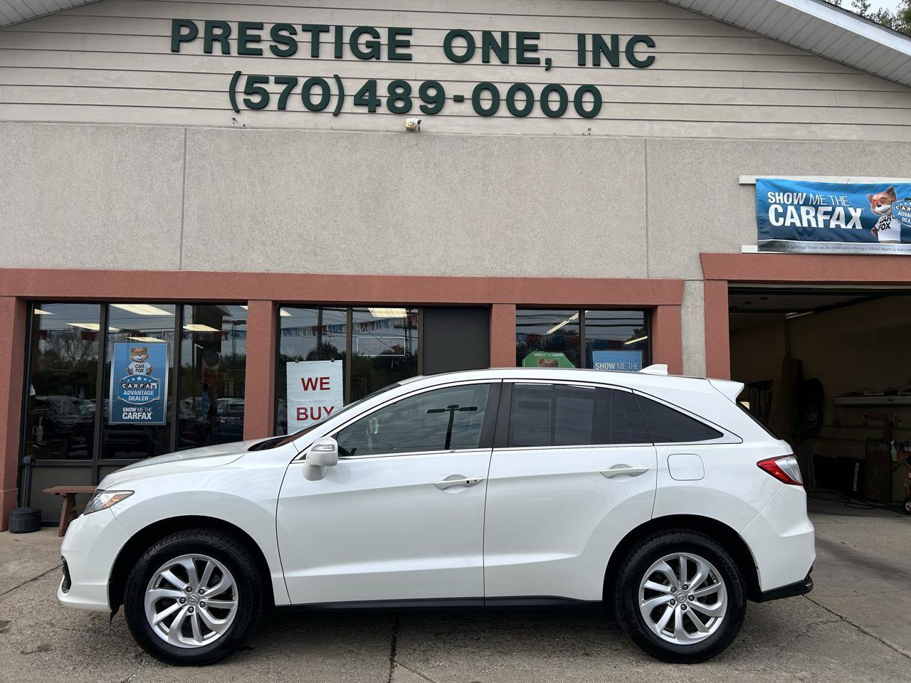 Used 2017 Acura RDX w/ Technology Package AWD/4WD image 3