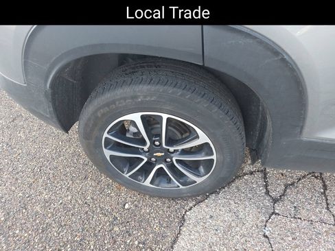 Used 2024 Chevrolet TrailBlazer LT w/ Convenience Package AWD/4WD image 9