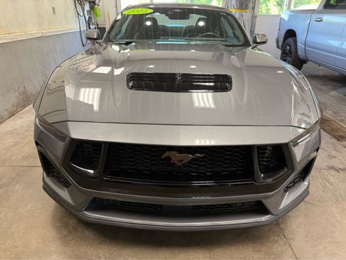 Used 2025 Ford Mustang GT Premium RWD image 2