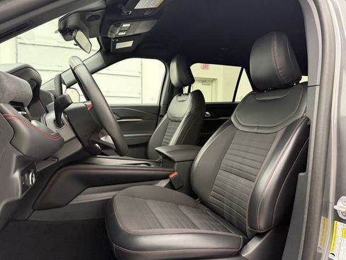 Used 2025 Ford Explorer ST-Line AWD/4WD image 13
