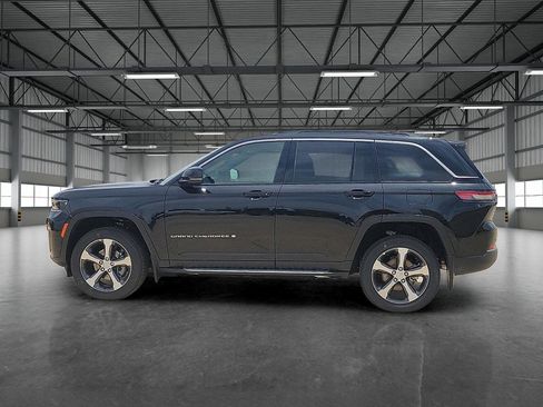New 2026 Jeep Grand Cherokee Limited AWD/4WD image 2