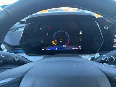 Used 2025 Chevrolet Trax LT w/ LT Convenience Package image 37