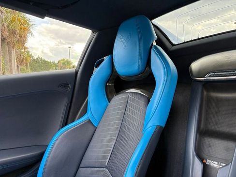 Used 2021 Chevrolet Corvette Stingray Premium Conv w/ Z51 Performance Package image 12