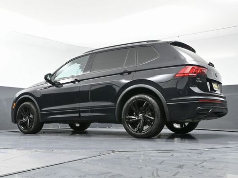 Used 2023 Volkswagen Tiguan SE R-Line image 53