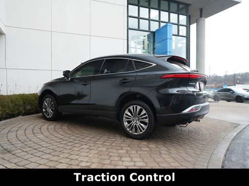 Used 2022 Toyota Venza Limited image 18