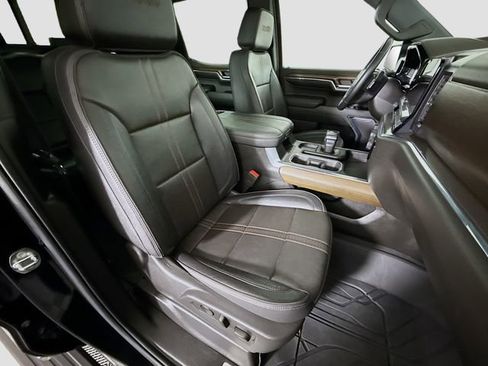 Used 2024 Chevrolet Silverado 1500 High Country w/ High Country Premium Package image 28