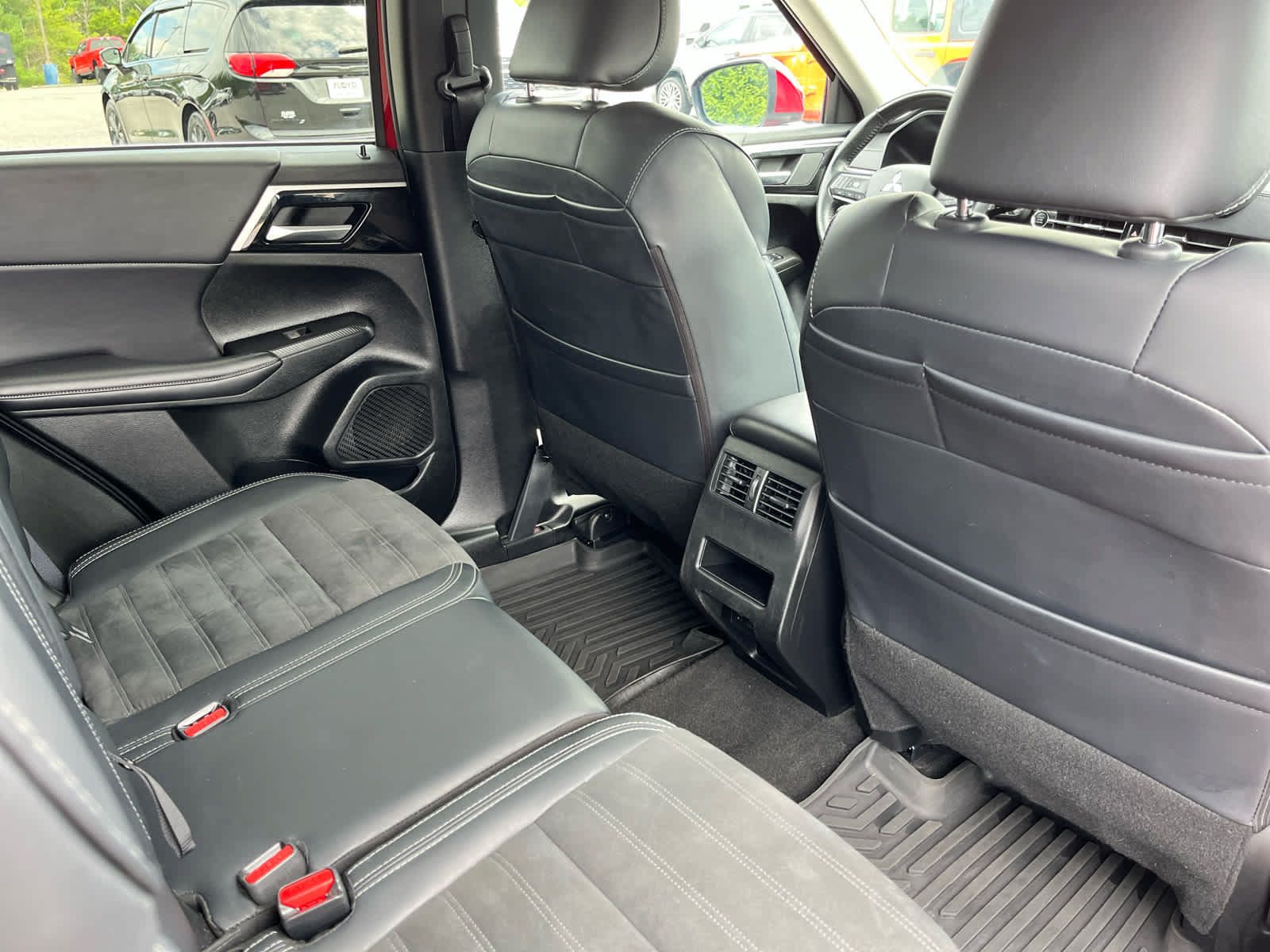 Used 2024 Mitsubishi Outlander SE AWD/4WD image 33