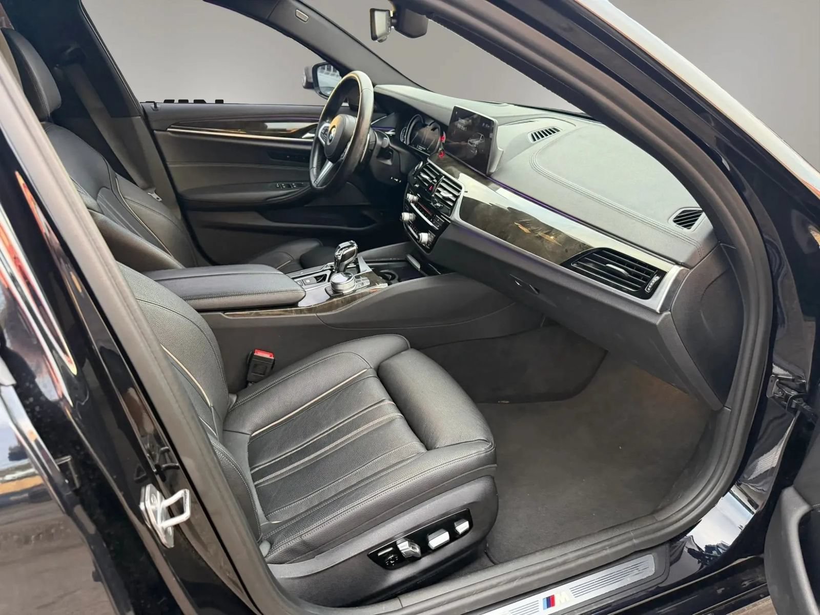 Used 2017 BMW 540i RWD image 26