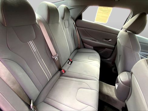 Used 2025 Hyundai Elantra Sport FWD image 17