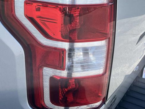 Used 2018 Ford F150 XLT image 10