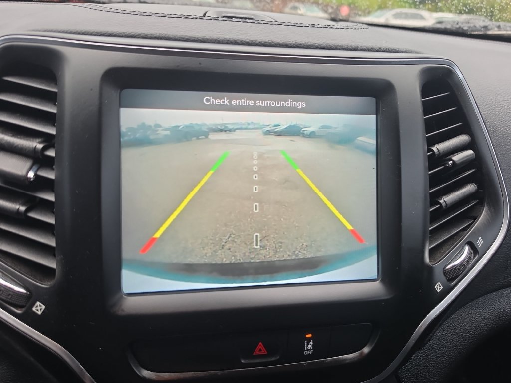 Used 2022 Jeep Cherokee Latitude Lux FWD image 19