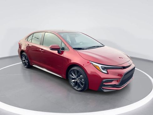 Used 2025 Toyota Corolla SE image 1