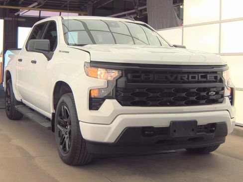Used 2023 Chevrolet Silverado 1500 Custom AWD/4WD image 3