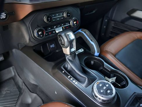Used 2023 Ford Bronco Outer Banks w/ Sasquatch Package AWD/4WD image 21