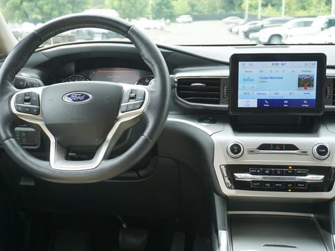 Used 2022 Ford Explorer XLT w/ Equipment Group 202A AWD/4WD image 19