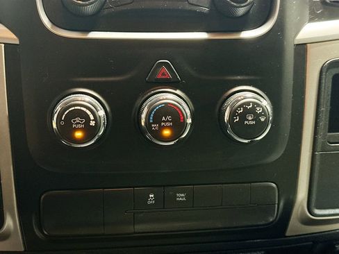 Used 2019 RAM 1500 Classic SLT image 15