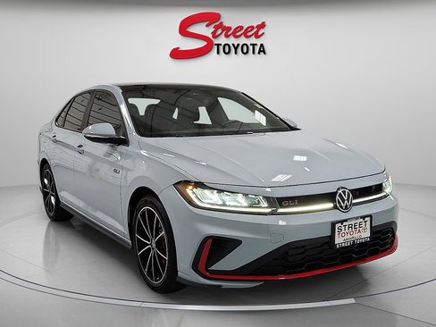 Used 2025 Volkswagen Jetta GLI Autobahn image 6