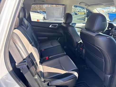 Used 2019 Nissan Pathfinder SL w/ Rock Creek Edition image 29