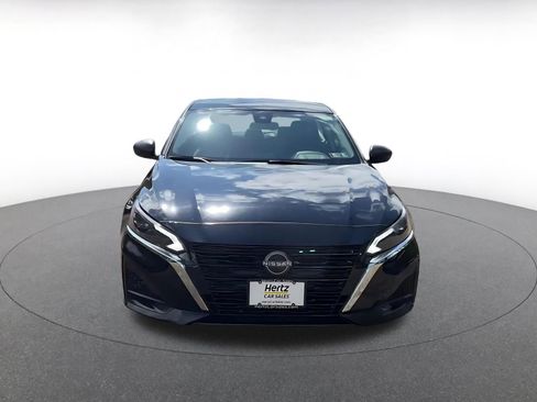 Used 2025 Nissan Altima 2.5 SV FWD image 4