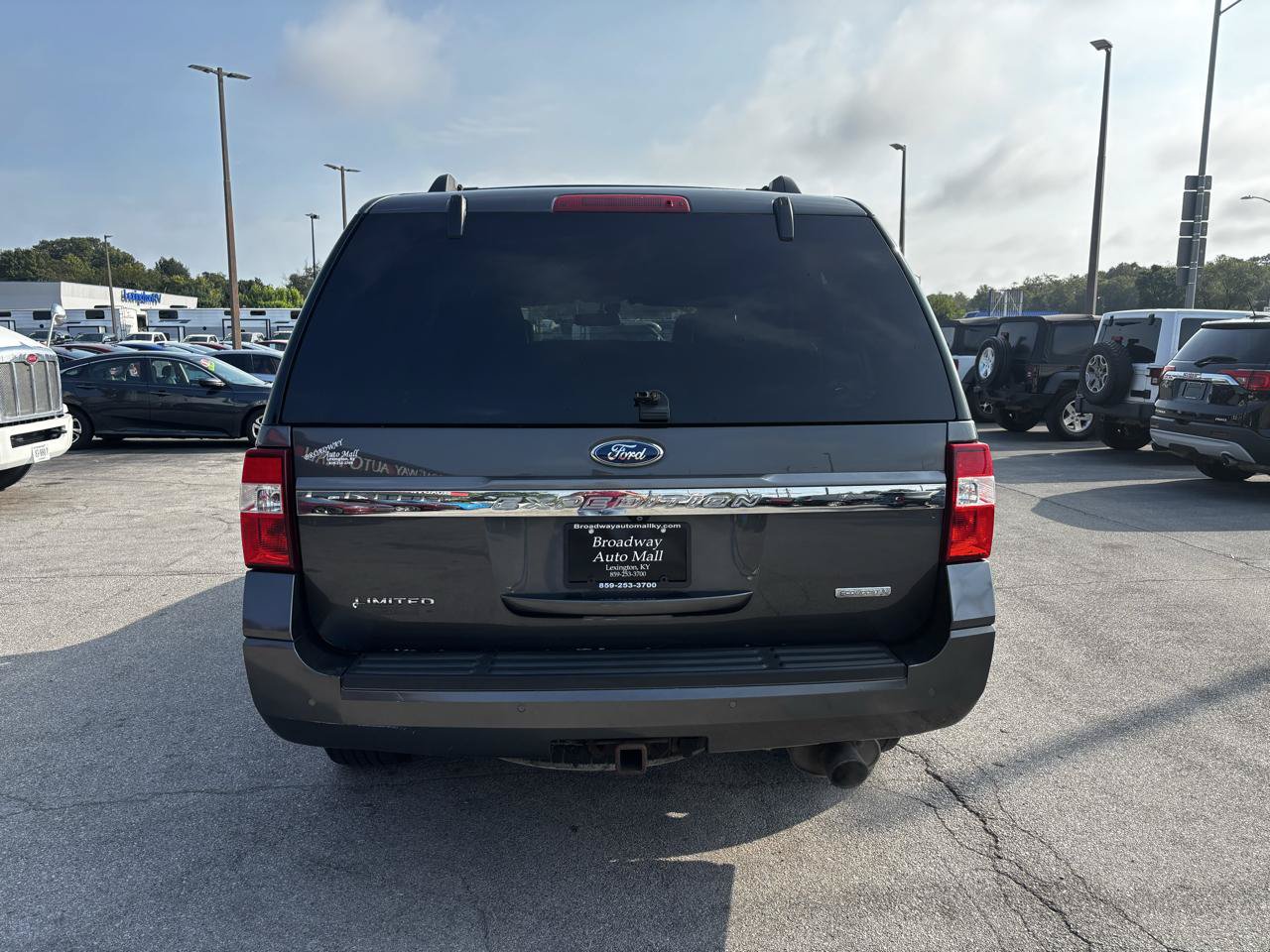 Used 2015 Ford Expedition Limited AWD/4WD image 4