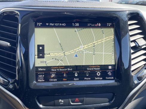 Used 2019 Jeep Cherokee Limited w/ Trailer Tow Group image 24