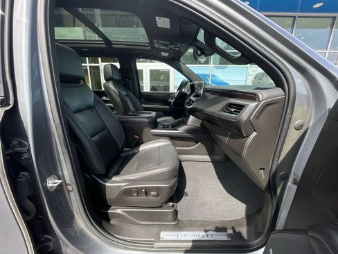 Used 2021 Chevrolet Tahoe Z71 w/ Luxury Package AWD/4WD image 29