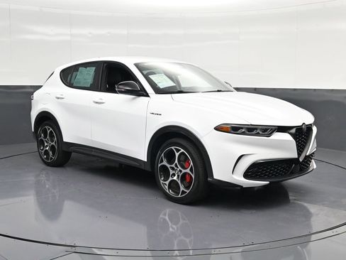 Used 2024 Alfa Romeo Tonale Veloce AWD/4WD image 5