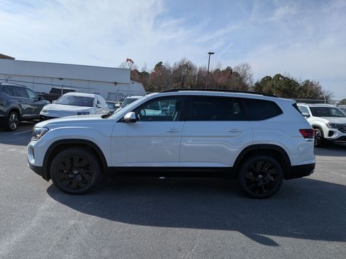 New 2026 Volkswagen Atlas SE image 6