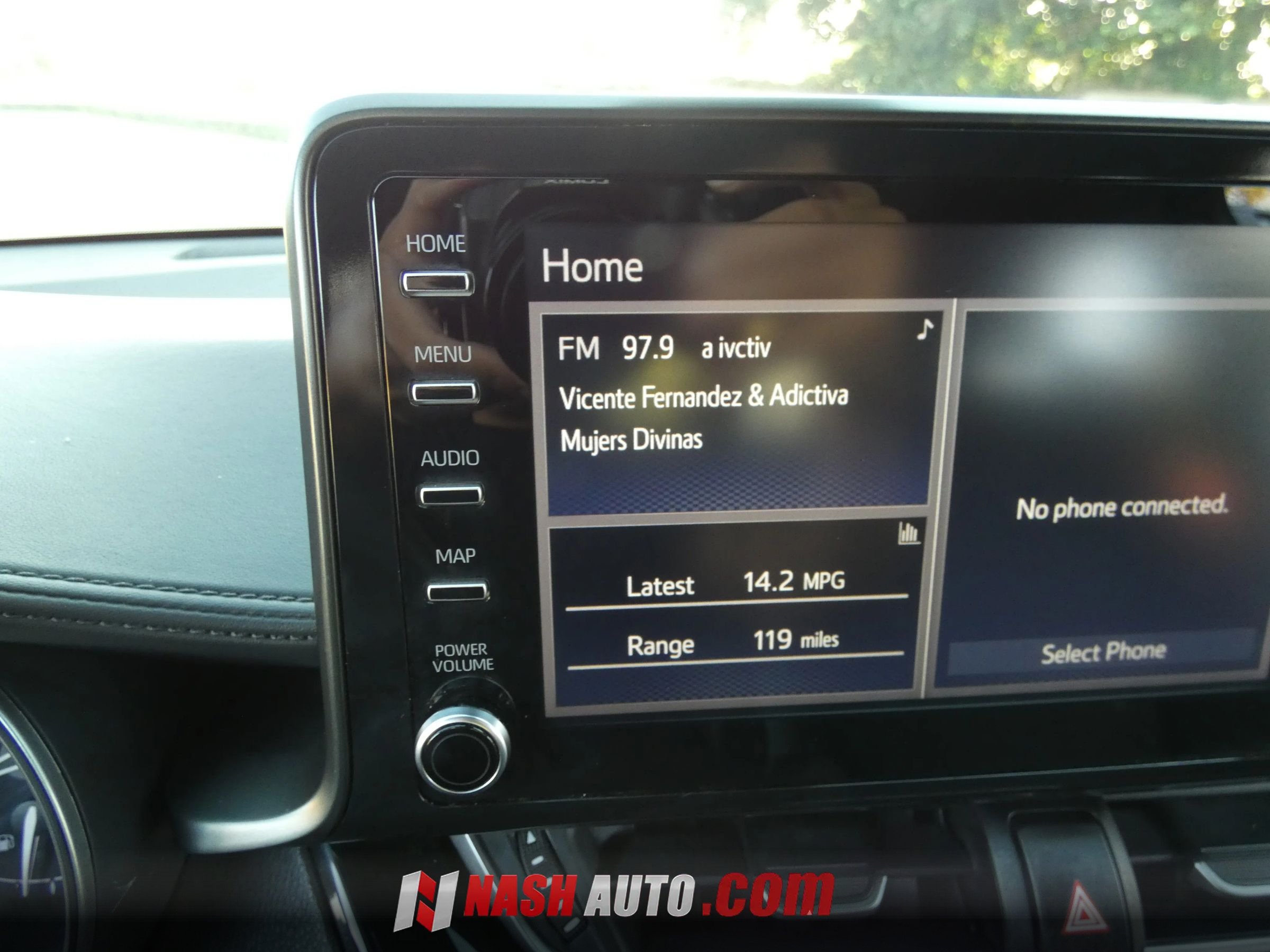 Used 2019 Toyota C-HR LE FWD image 39