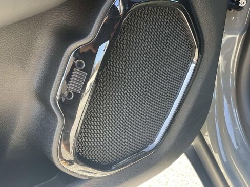 Used 2020 Jeep Renegade Altitude image 16