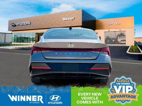 New 2025 Hyundai Elantra Limited image 7