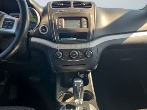 Used 2019 Dodge Journey SE w/ Premium Group FWD image 12