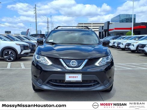 Used 2019 Nissan Rogue Sport SV FWD image 3