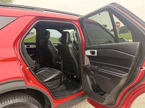 Used 2020 Ford Explorer ST w/ Premium Technology Package AWD/4WD image 32