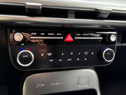 New 2026 Hyundai Ioniq 9 SE image 24