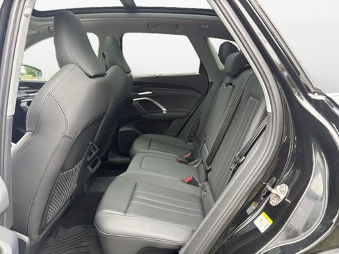 Used 2025 Audi Q5 Premium Plus w/ Premium Plus AWD/4WD image 13