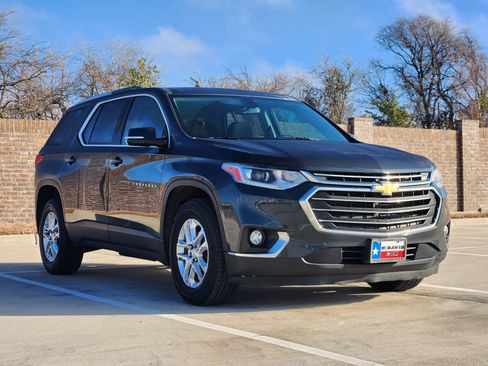 Used 2018 Chevrolet Traverse LT image 4