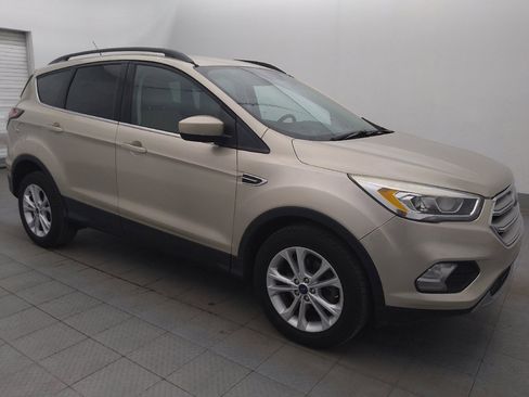 Used 2017 Ford Escape SE w/ SE Leather Comfort Package FWD image 11