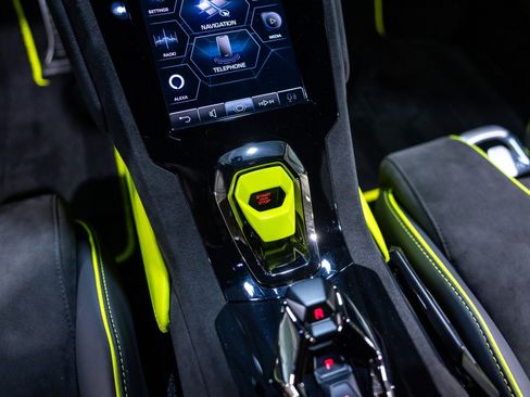 Used 2024 Lamborghini Huracan Tecnica RWD image 46