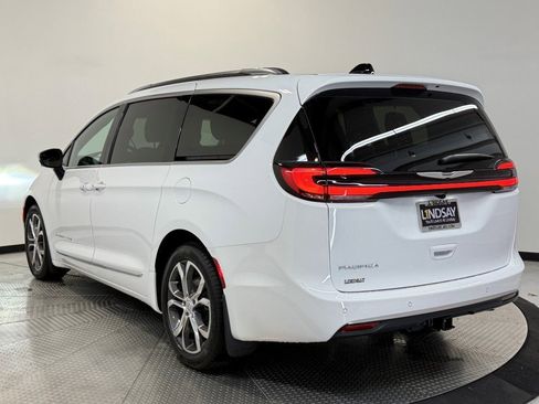 New 2026 Chrysler Pacifica Pinnacle w/ Trailer Tow Group image 4
