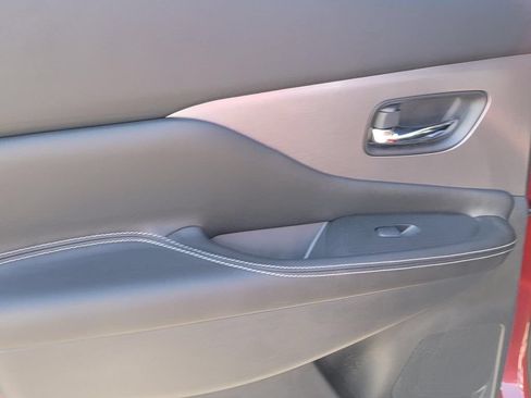 Used 2021 Nissan Murano SV AWD/4WD image 12