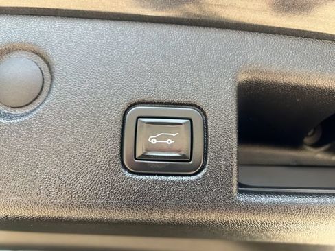 Certified 2020 Chevrolet Equinox Premier AWD/4WD image 18